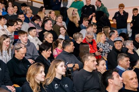 Naj športniki Kamnika za leto 2023 Lovro Planko in Maruša Mišmaš Zrimšek ter ekipa odbojkaric Calcit Volleya (10)